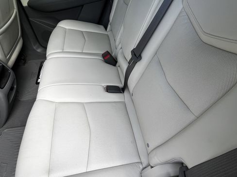 Used 2017 Cadillac XT5 Luxury w/ Driver Awareness Package image 32