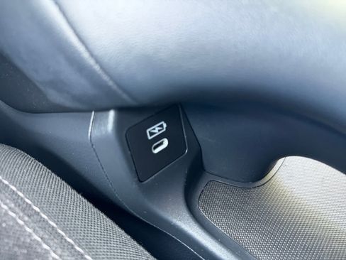 Used 2025 Honda HR-V LX image 24
