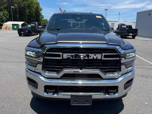 Used 2025 RAM 2500 Big Horn AWD/4WD image 2