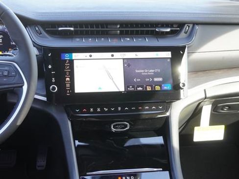 New 2026 Jeep Grand Cherokee Altitude image 14