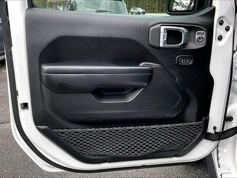 Used 2021 Jeep Wrangler Unlimited Sport image 21