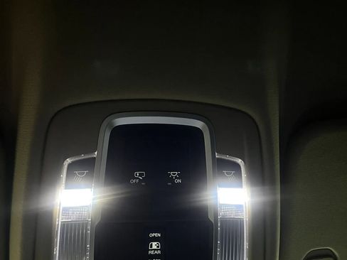 Used 2019 RAM 1500 Laramie AWD/4WD image 15
