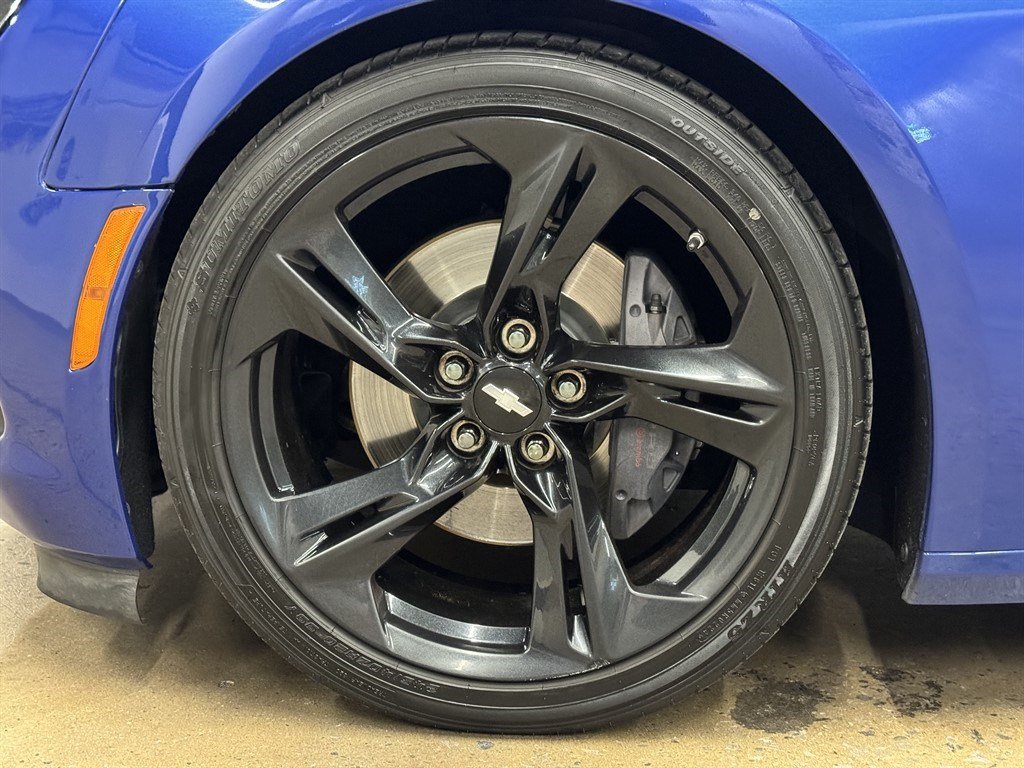 Used 2019 Chevrolet Camaro SS RWD image 6
