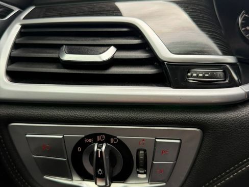 Used 2019 BMW 750i xDrive w/ Executive Package image 20