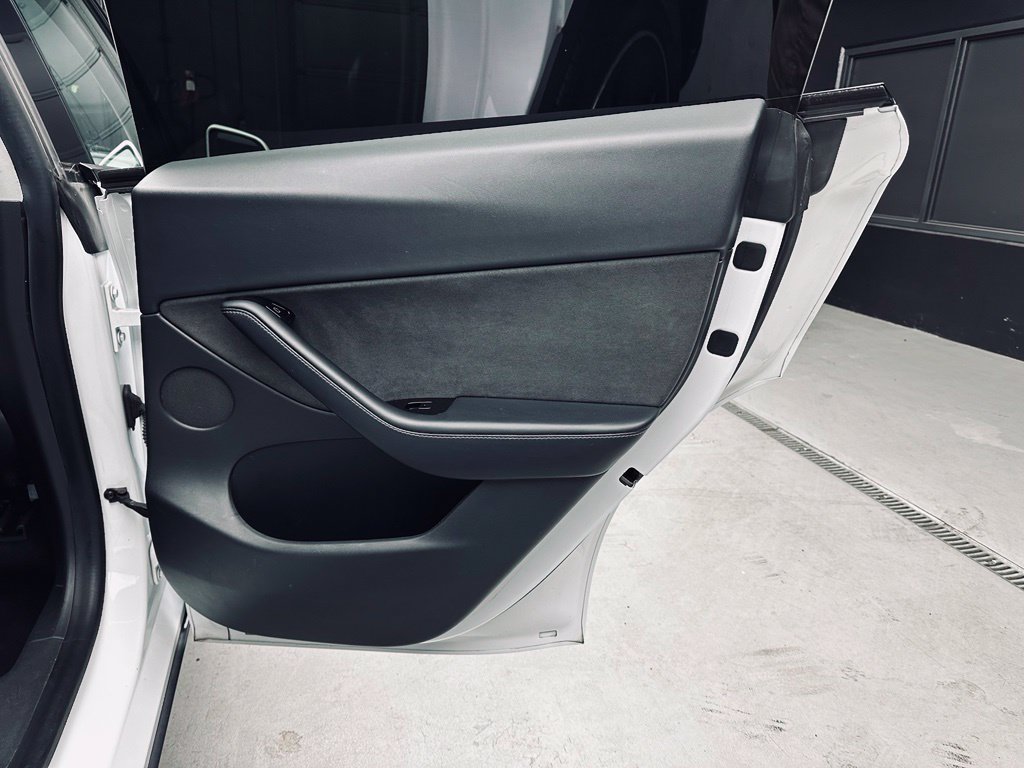 Used 2021 Tesla Model Y Long Range AWD/4WD image 32