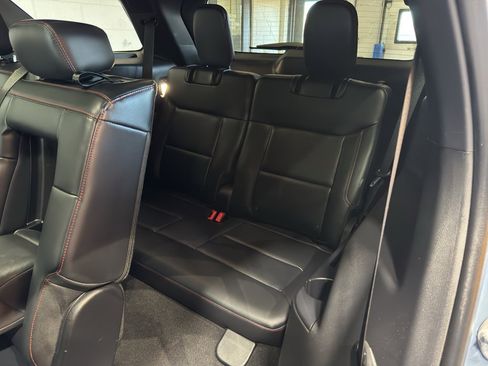 Used 2025 Ford Explorer ST image 13