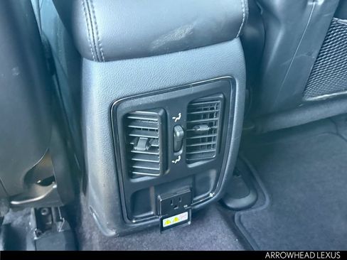 Used 2018 Jeep Grand Cherokee Laredo RWD image 28