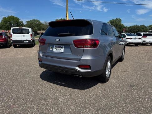 Used 2020 Kia Sorento AWD V6 image 5