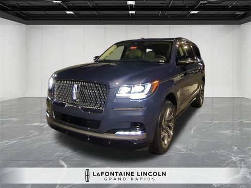 Certified 2023 Lincoln Navigator Reserve image 1