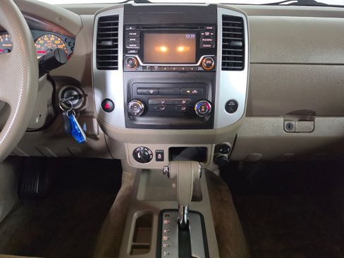 Used 2018 Nissan Frontier SV AWD/4WD image 25