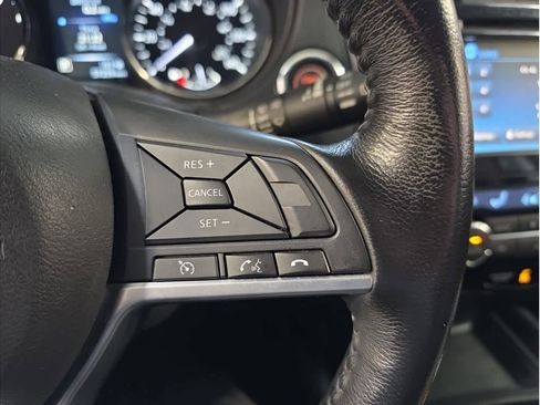 Used 2017 Nissan Rogue SL image 27