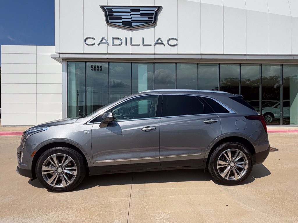 Used 2021 Cadillac XT5 Premium Luxury FWD image 2