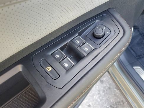 Certified 2025 Volkswagen Atlas Peak Edition SE image 17