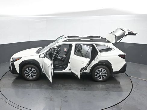 Used 2025 Subaru Outback Premium AWD/4WD image 50