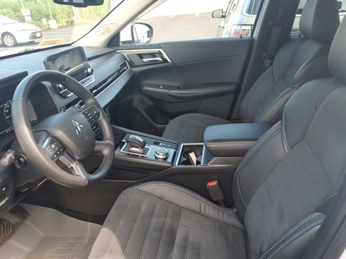 Used 2023 Mitsubishi Outlander SE AWD/4WD image 7
