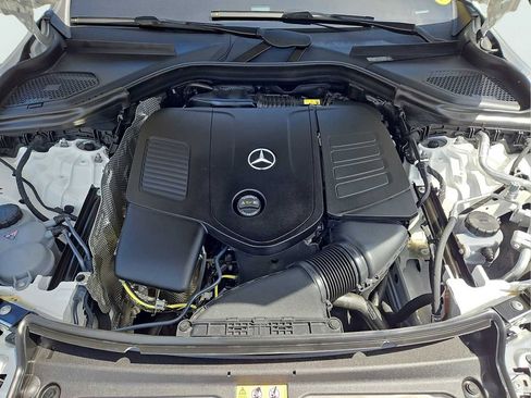 Used 2025 Mercedes-Benz GLC 300 4MATIC image 34