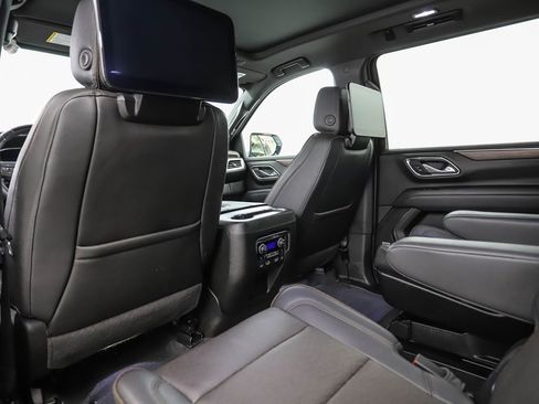 Used 2024 Chevrolet Suburban High Country w/ Advanced Technology Package image 19