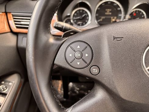 Used 2010 Mercedes-Benz E 350 Sedan image 5