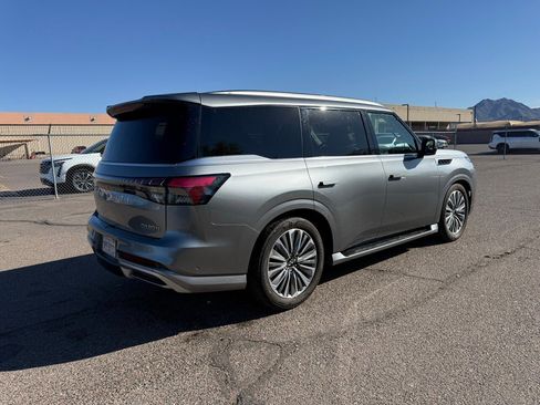 Used 2025 INFINITI QX80 Sensory image 3