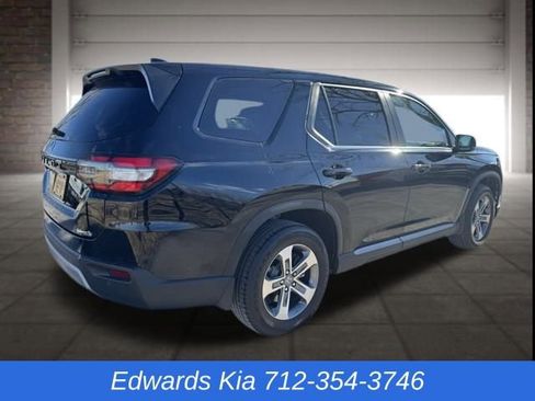 Used 2025 Honda Pilot EX-L image 3