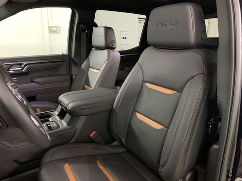 New 2026 GMC Sierra 1500 AT4 w/ Technology Package image 17