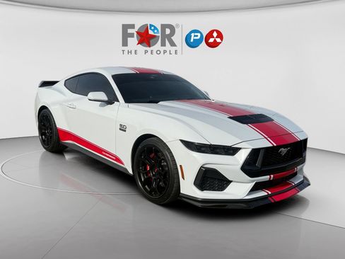 Used 2025 Ford Mustang GT Premium RWD image 7