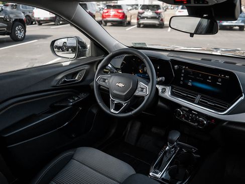 New 2026 Chevrolet Trax LT w/ Driver Confidence Package image 13