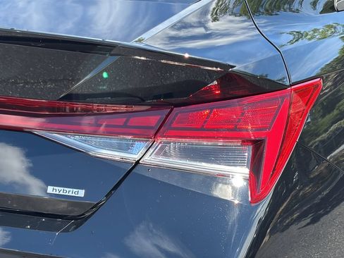 Certified 2025 Hyundai Elantra SEL FWD image 13
