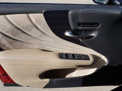 Used 2021 Lexus LS 500 image 23