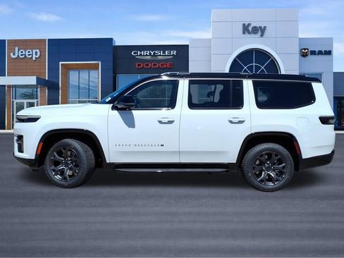 New 2026 Jeep Grand Wagoneer 4WD image 3