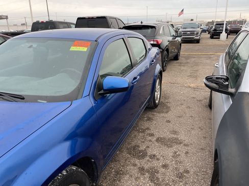 Used 2013 Dodge Avenger SXT image 5