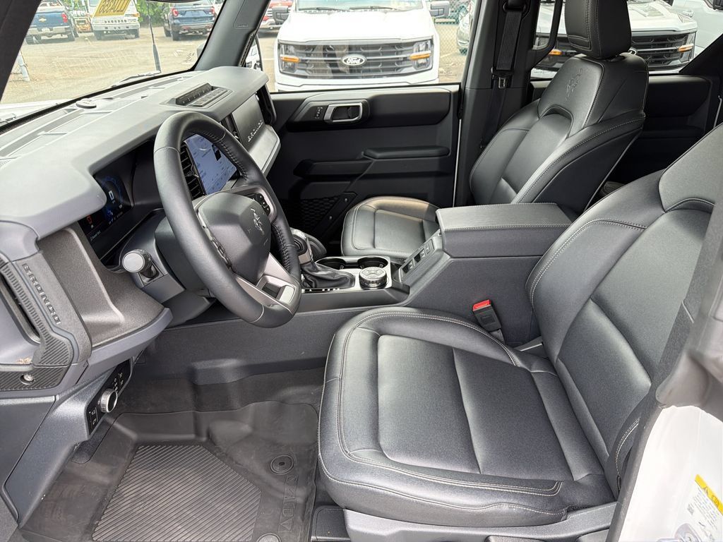 Used 2025 Ford Bronco Badlands AWD/4WD image 11