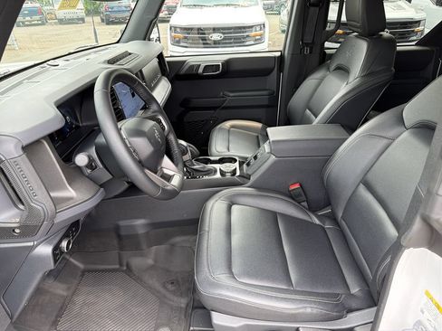 Used 2025 Ford Bronco Badlands AWD/4WD image 11