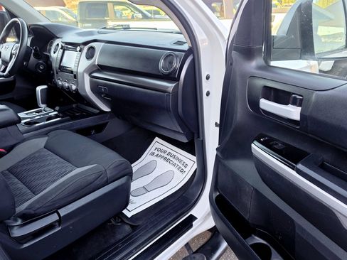 Used 2017 Toyota Tundra SR5 w/ TRD Off Road Package AWD/4WD image 15
