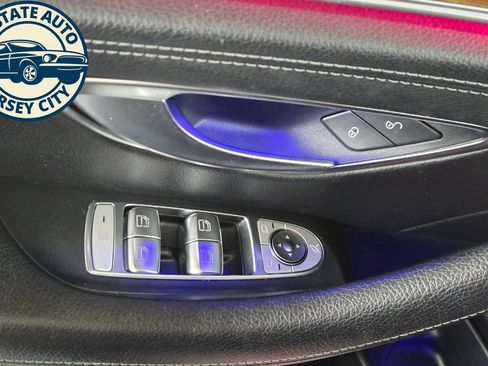 Used 2018 Mercedes-Benz E 300 4MATIC w/ Premium 3 Package (Q03) image 25