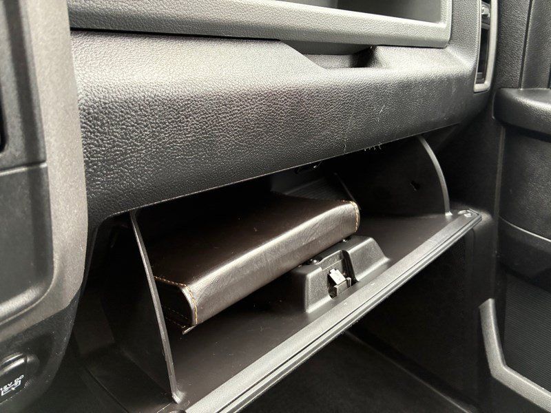 Used 2017 RAM 1500 Express AWD/4WD image 16