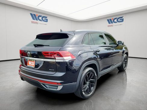 Used 2023 Volkswagen Atlas Cross Sport SE AWD/4WD image 4