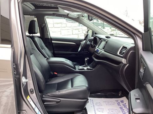 Used 2016 Toyota Highlander XLE image 15