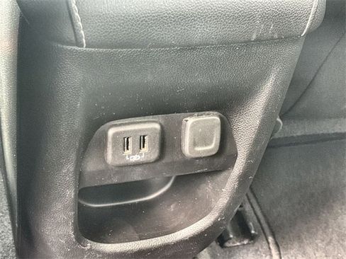 Used 2019 Chevrolet Colorado LT image 17