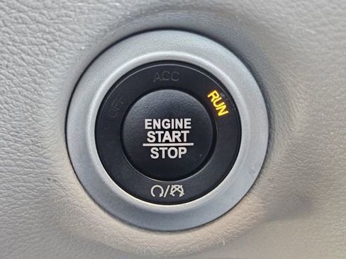 Used 2023 Chrysler Pacifica Touring-L FWD image 20
