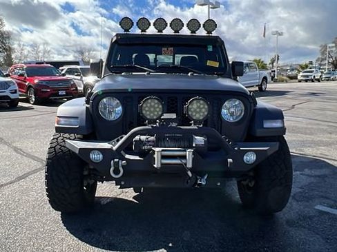 Used 2020 Jeep Gladiator Sport w/ Quick Order Package 24S image 8