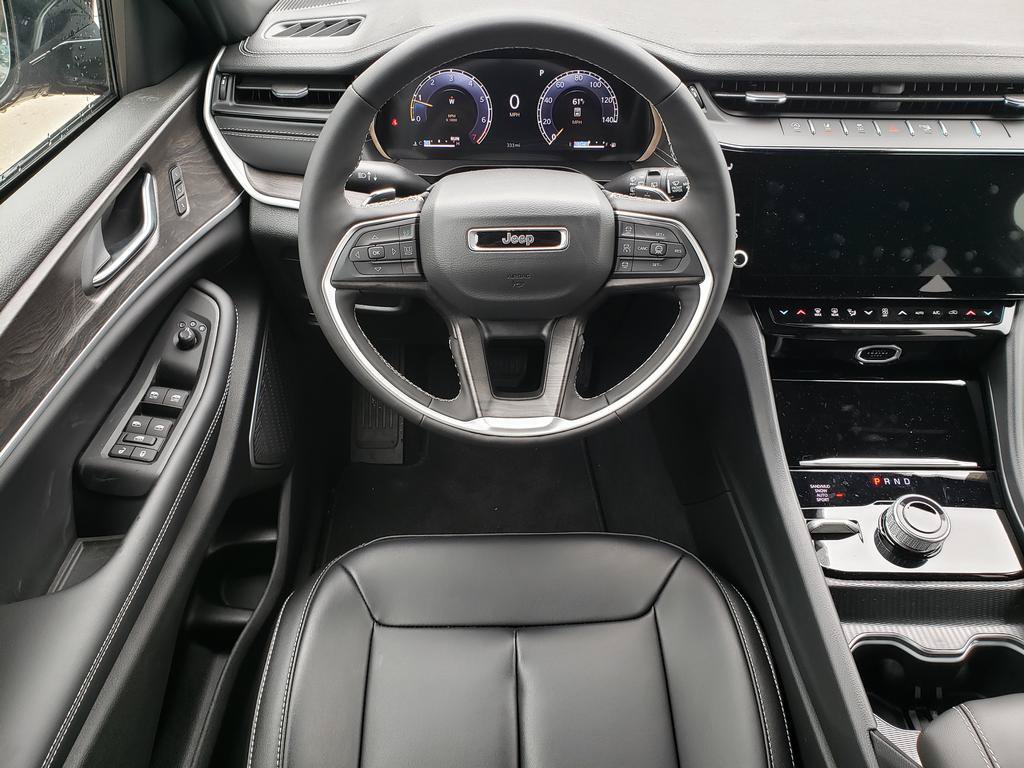 New 2026 Jeep Grand Cherokee Limited w/ Limited Altitude Package AWD/4WD image 17
