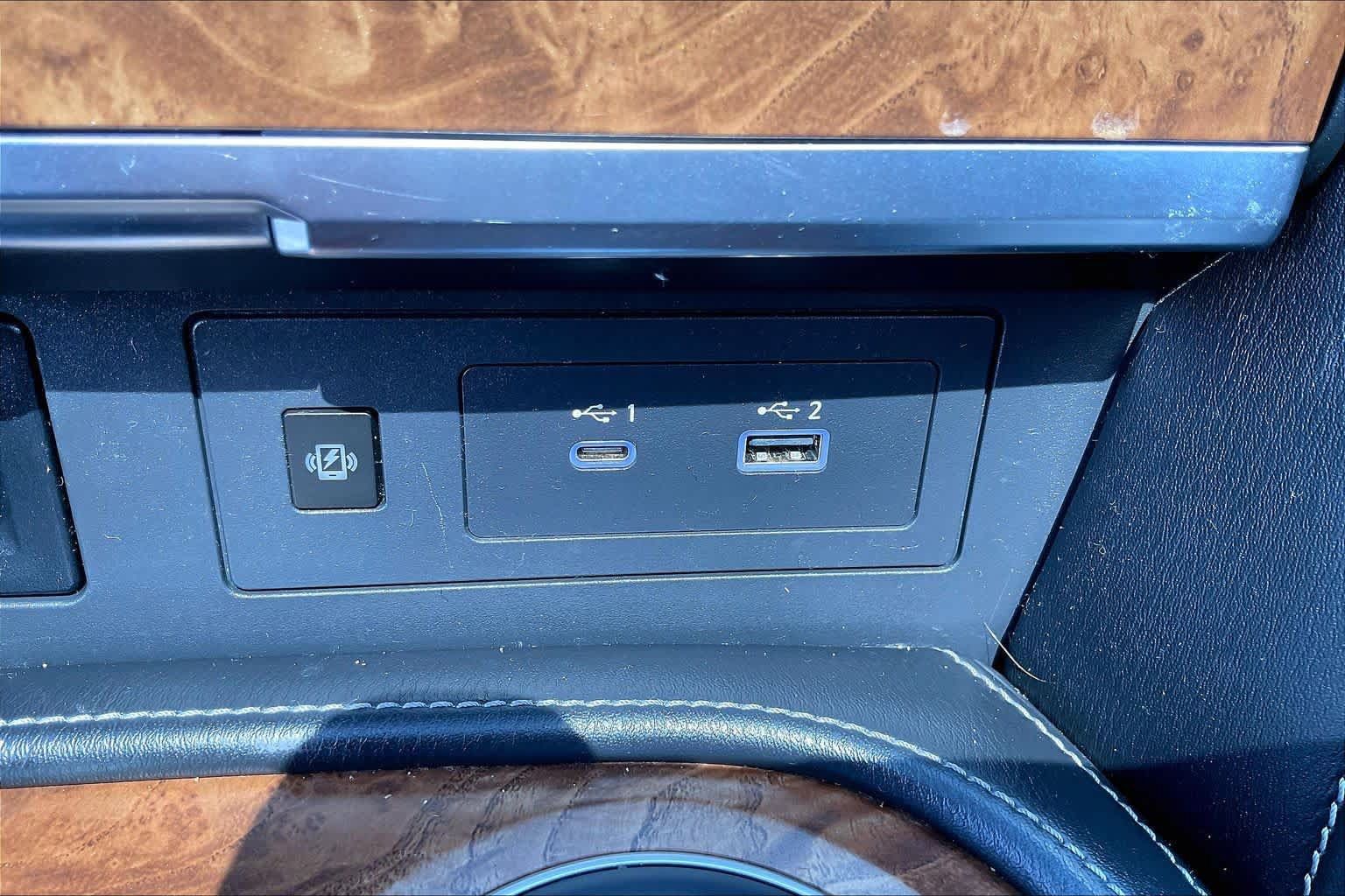 Used 2022 Nissan Armada SL w/ Captain's Chairs Package RWD image 33