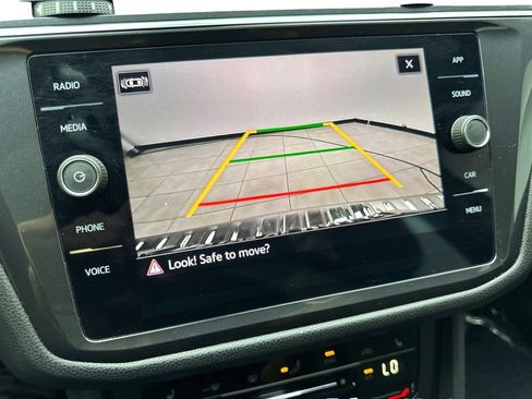 Used 2023 Volkswagen Tiguan SE w/ Panoramic Sunroof Package FWD image 66