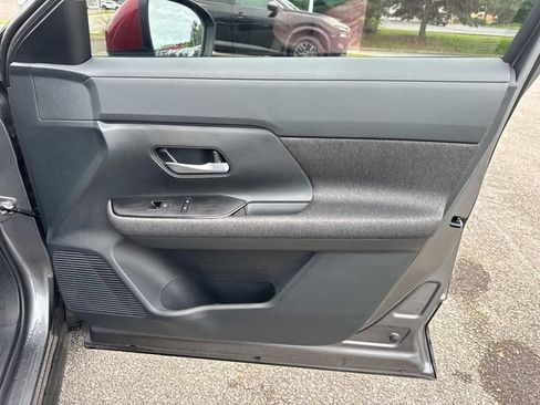 Certified 2025 Nissan Kicks SV FWD image 23