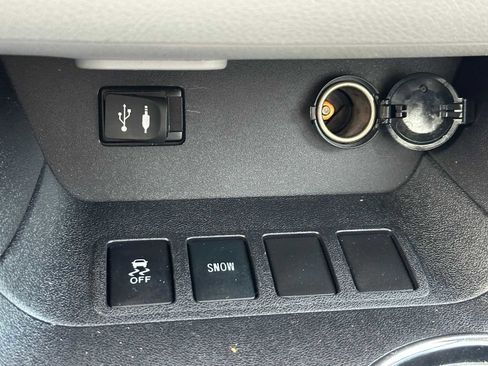 Used 2014 Toyota Highlander XLE image 27