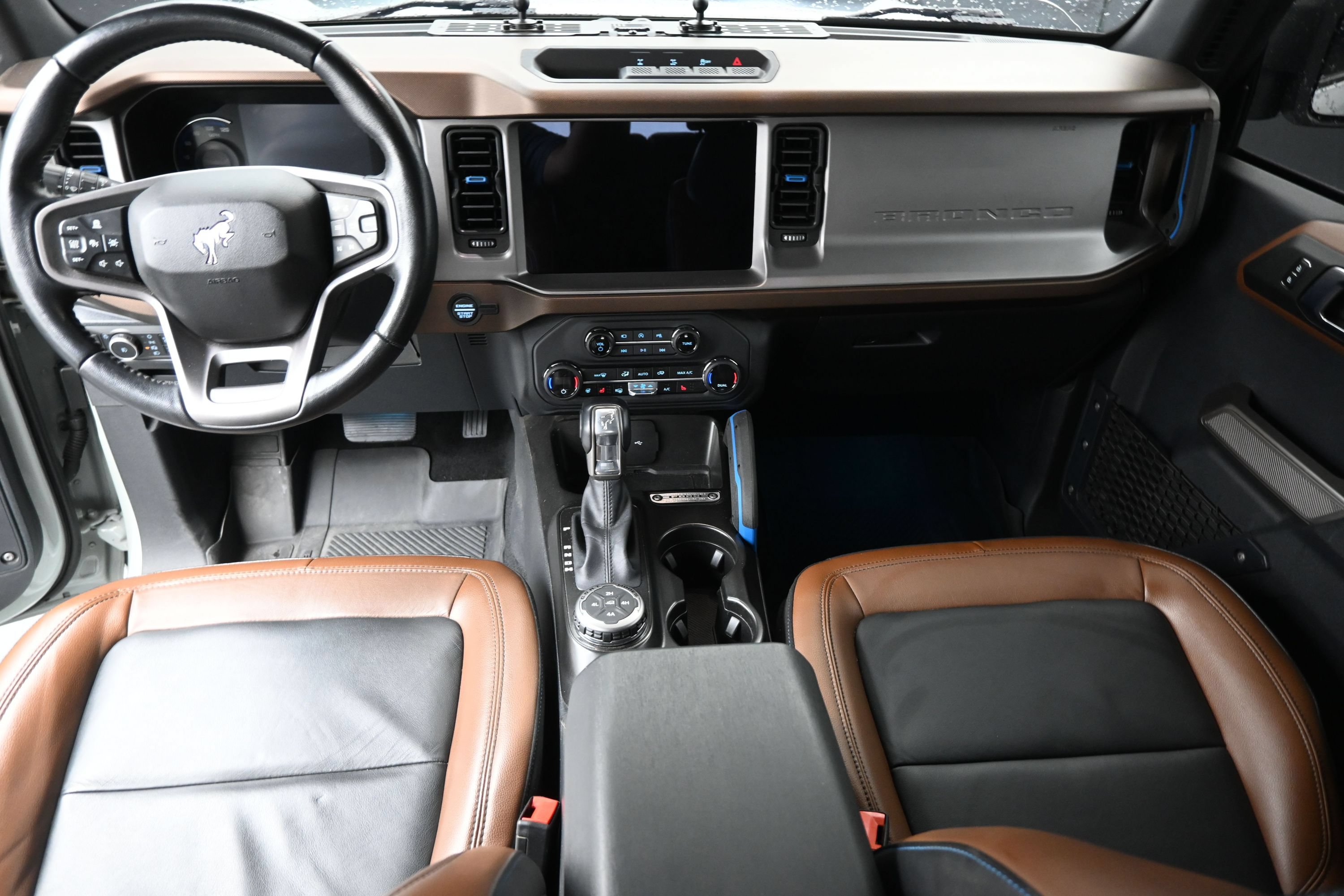Used 2023 Ford Bronco Outer Banks AWD/4WD image 16