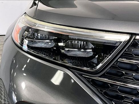 Used 2020 Ford Explorer XLT w/ Equipment Group 202A image 28