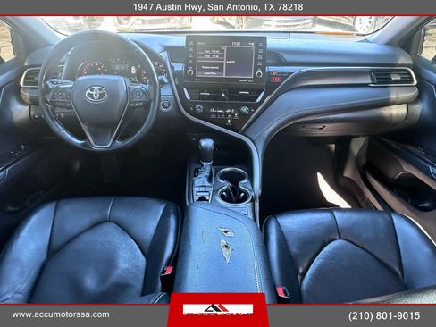 Used 2022 Toyota Camry XSE image 17