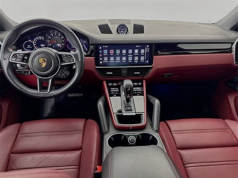 Used 2022 Porsche Cayenne Coupe image 28